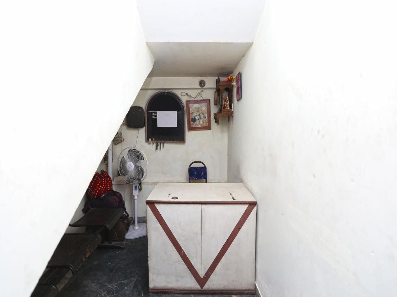 Oyo 13906 Vinita Inn Santragachi Kültér fotó