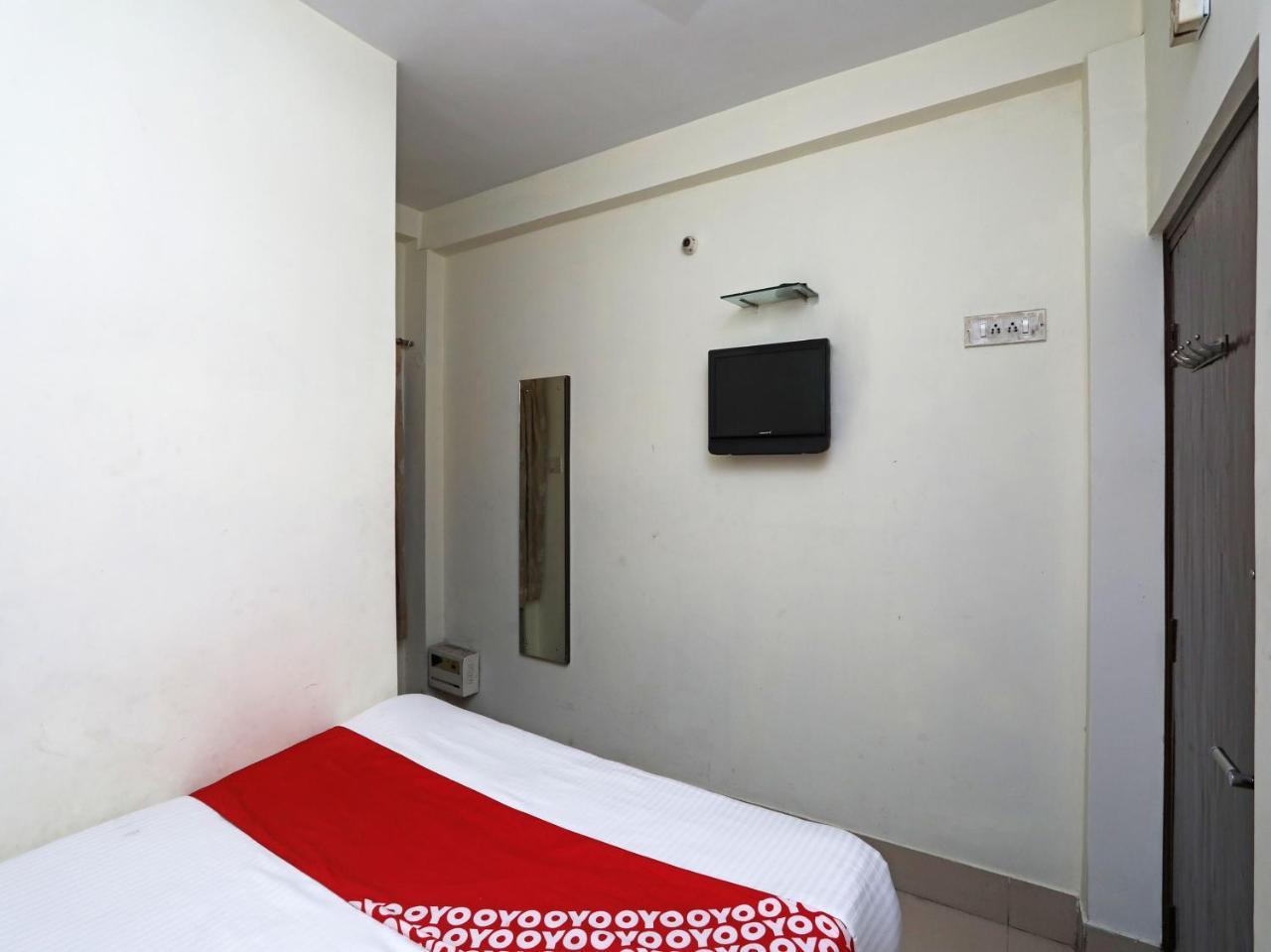 Oyo 13906 Vinita Inn Santragachi Kültér fotó